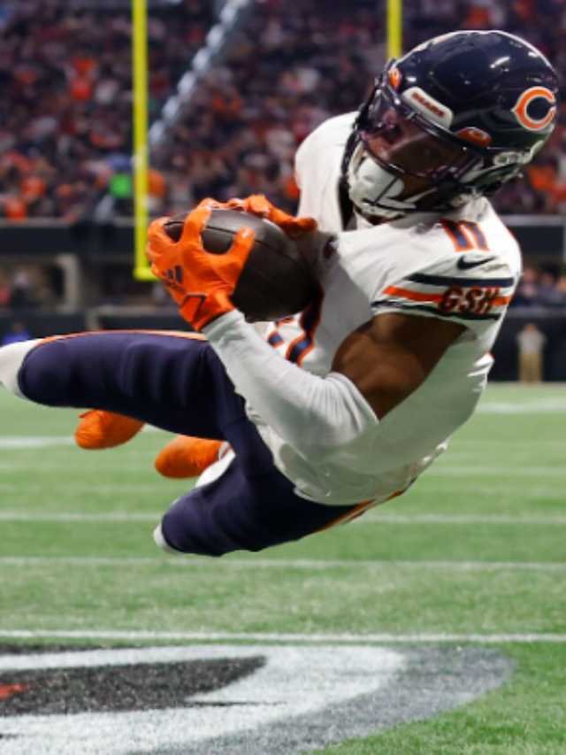 Bears lose leading WR Darnell Mooney for season with ankle injury